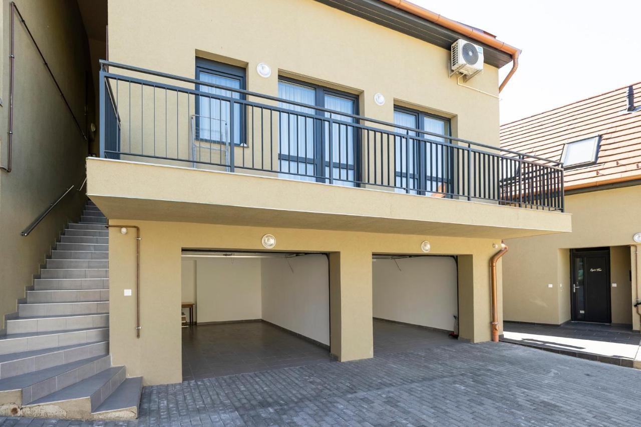 Star Apartman Эгер Экстерьер фото