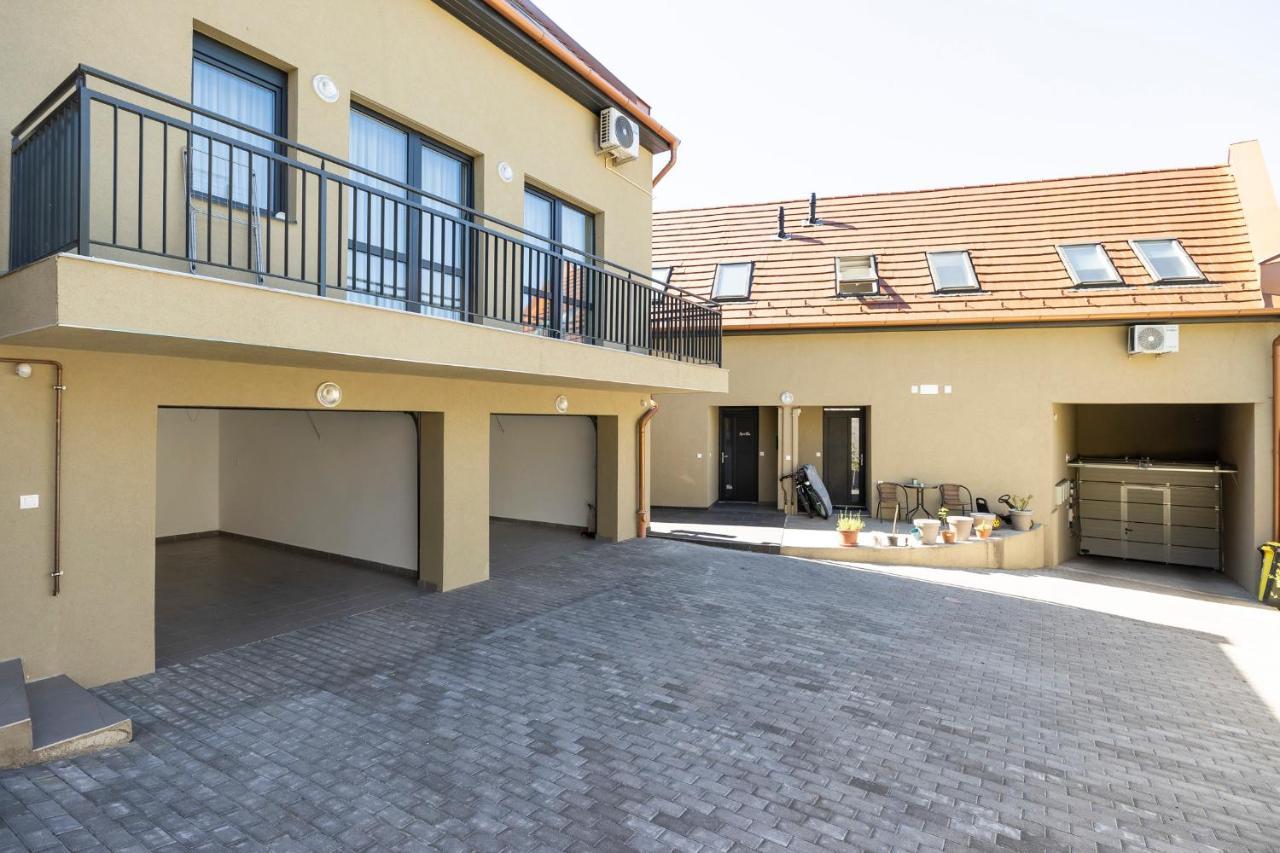 Star Apartman Эгер Экстерьер фото